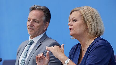 Bundesinnenministerin Nancy Faeser (SPD) sprach bei der Vorstellung des Bundeslagebild zur Organisierten Kriminalität von "drastischer Gewalt".