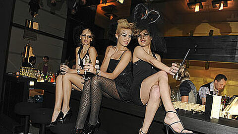 Models Galtia Nuzhdova , Adriana Popa , Emily Riesenberg beim Opening.