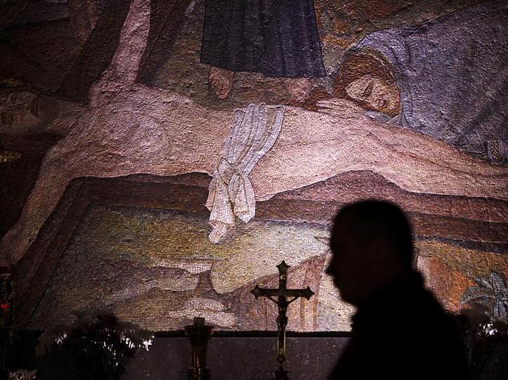 Momentaufnahme aus der Grabeskirche in Jerusalem. Zu den Weihnachtsfeiertagen werden tausende Pilger im Heiligen Land erwartet.