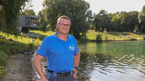 Askin A. (49) begann sofort mit der Reanimation. Er rettete dem 16-Jährigen das Leben.