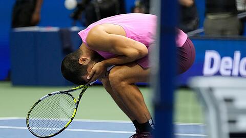 Nach dem verwandelten Matchball wurde Alcaraz emotional.