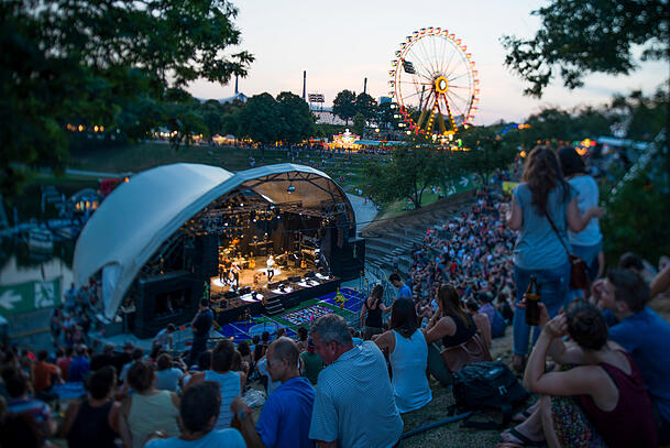 Traditionsreich: Der Musiksommer am Theatron im Olympiapark. Traditionsreich: Der Musiksommer am Theatron im Olympiapark.