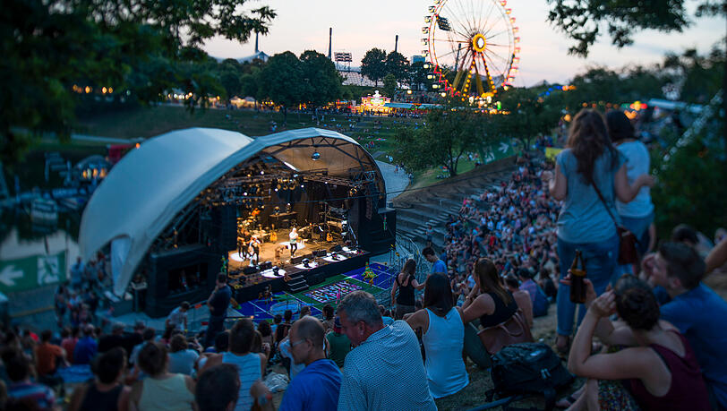 Traditionsreich: Der Musiksommer am Theatron im Olympiapark. Traditionsreich: Der Musiksommer am Theatron im Olympiapark.