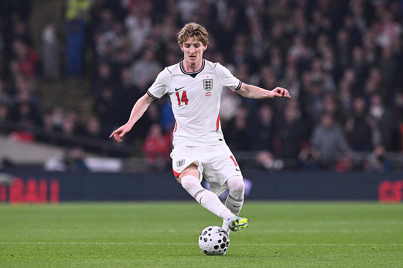 Englischer Nationalspieler, in Liverpool geboren: Gordon.