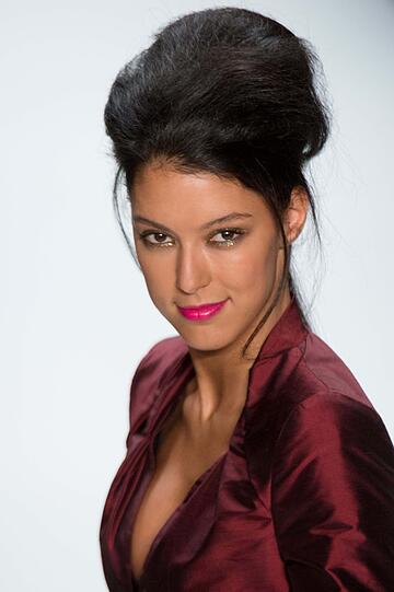 Heidis Mädel im Spotlight: Model Rebecca Mir läuft für Modeschöpferin Anja Gockel auf der Fashion Show in Berlin. Bei "Germany's Next Top Model" begann ihre Karriere.