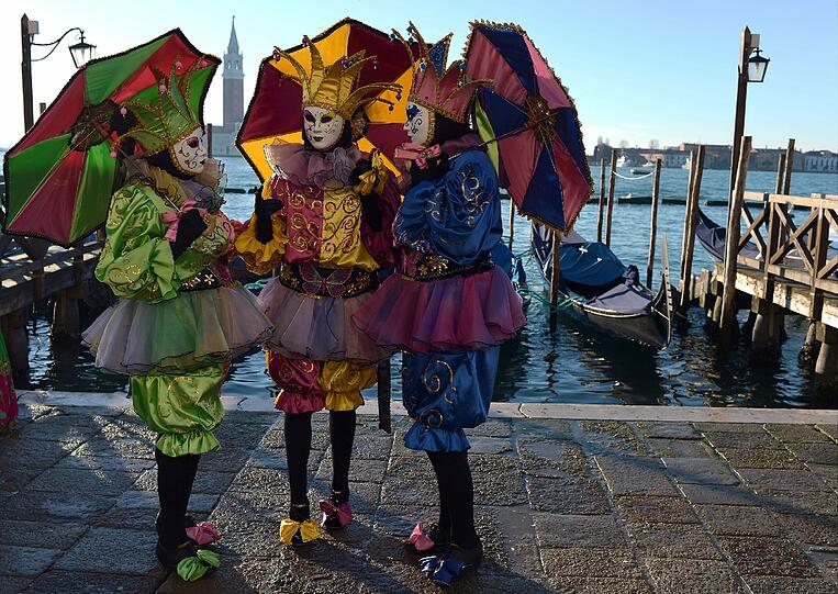 Die Kunstvollen Masken und aufwendigen Kostüme sind das Markenzeichen des Karnevals in Venedig.