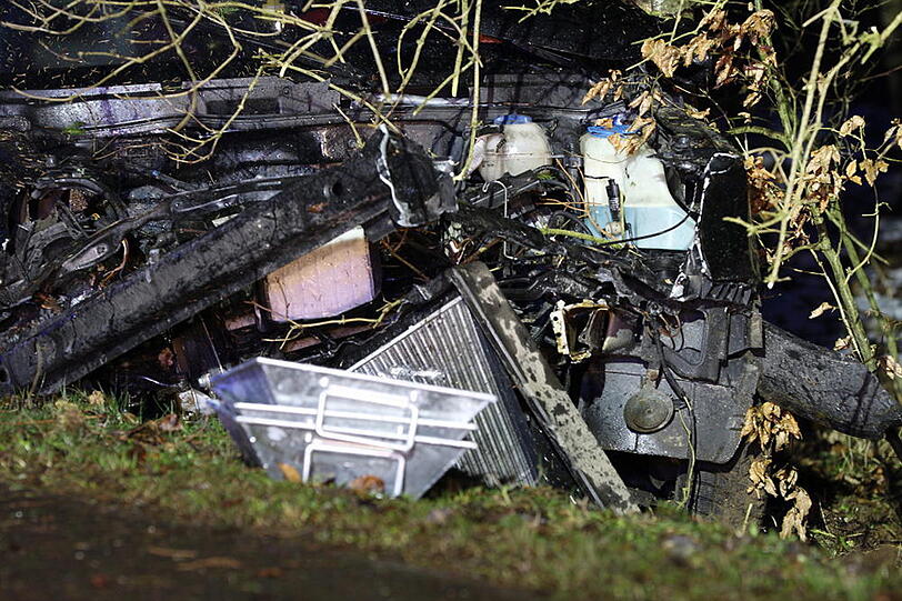 Unfassbares Glück hatte eine 19-Jährige, die diesen Unfall unverletzt überlebte.