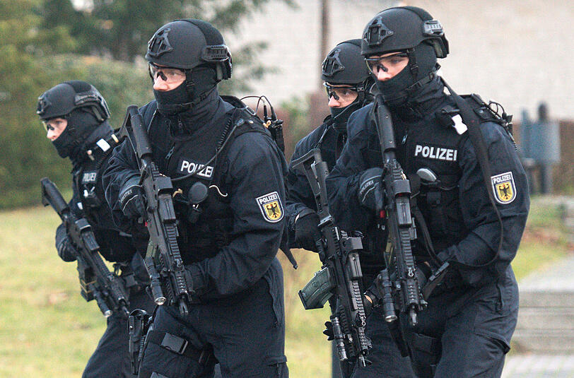 In Freital haben Beamte der Eliteeinheit GSG 9 fünf Rechtsterroristen festgenommen. (Archivfoto)