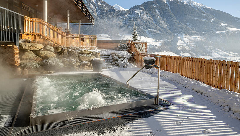 Erleben Sie  1.500 Quadratmeter Wellnessbereich und einen spektakul&auml;ren Blick &uuml;ber das Gasteinertal. Unvergessliche Anwendungen f&uuml;r K&ouml;rper, Geist und Seele k&ouml;nnen Sie hier mit allen Sinnen genie&szlig;en.