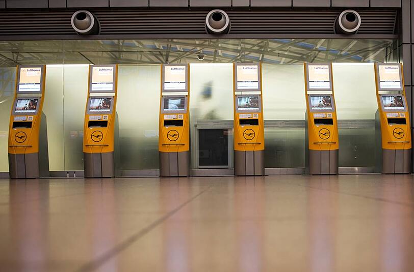 Gähnende Leere: Abfertigungsschalter der Lufthansa am Steik-Tag des Flughafenpersonals.