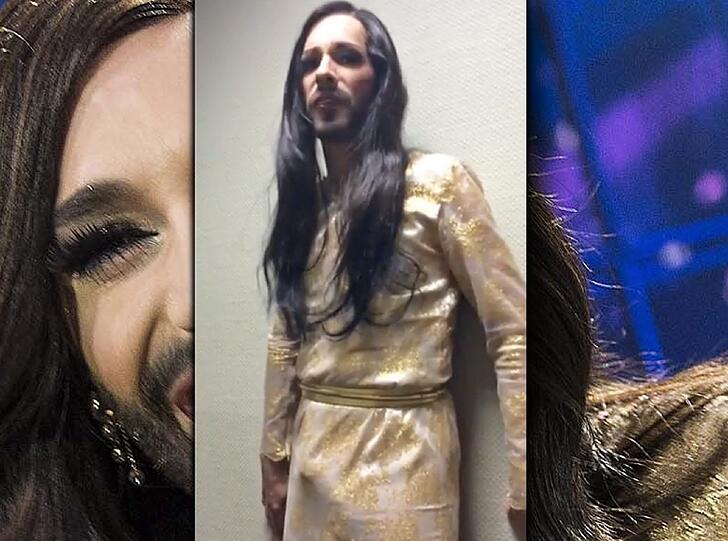 Ein enges Kleid in gold: Das trug Conchita Wurst bei ihrem ESC-Sieg. Jetzt hat sich Oliver Pocher in das Outfit gezwängt.