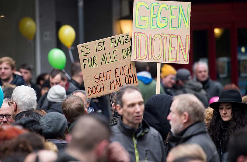 Demos von Extremisten in Wuppertal - die Bilder.