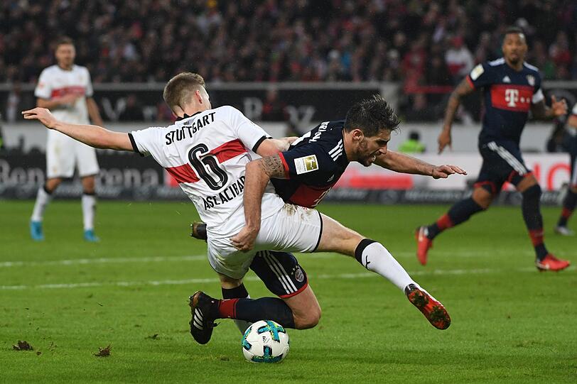 JAVI MARTÍNEZ NOTE 4
Zurück in der Startelf, doch das sorgte nicht für die gewünschte Stabilität. Zu langsam, zu nachlässig im Zweikampf. Speziell beim Spanier merkt man, dass die kurze Winterpause dringend benötigt wird. Immerhin: Gewann viele Kopfballduelle.