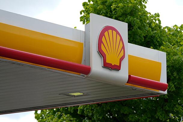 Kunden von Banken der Cash Group können ab 1. Juli kein Bargeld mehr an Shell-Tankstellen abheben. Kunden von Banken der Cash Group können ab 1. Juli kein Bargeld mehr an Shell-Tankstellen abheben.
