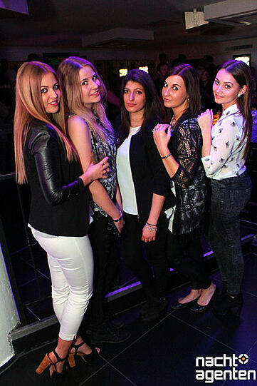 Die besten Partybilder vom Samstag. Hier aus dem Crown's Club.