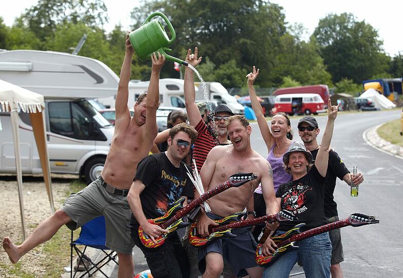 Sonne, Beats und gute Laune: Hunderttausende Musikfans feiern bei den Festivals "Rock im Park" in Nürnberg und "Rock am Ring" auf dem Nürburgring. Die besten Bilder des Wochenendes.