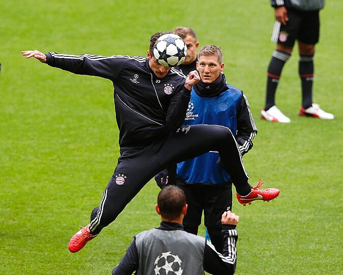 Jetzt wird?s langsam ernst: Die letzte Trainingseinheit vor dem großen Showdown im " German Endspiel". Die Bilder vom Bayern-Training im Wembley-Stadion!