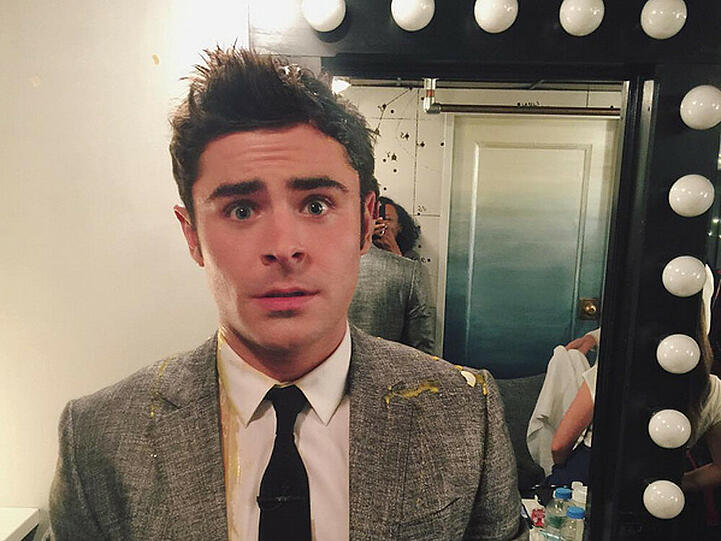Zac Efron nach einer Runde "Russisches Eier Roulette"