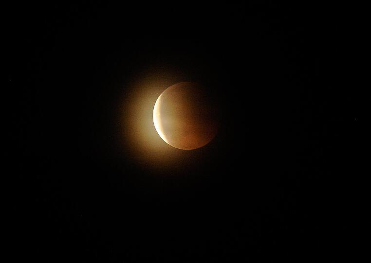 Nur wenige in Deutschland konnten die Mondfinsternis beobacheten. Hier Bilder vom Mittwochabend.