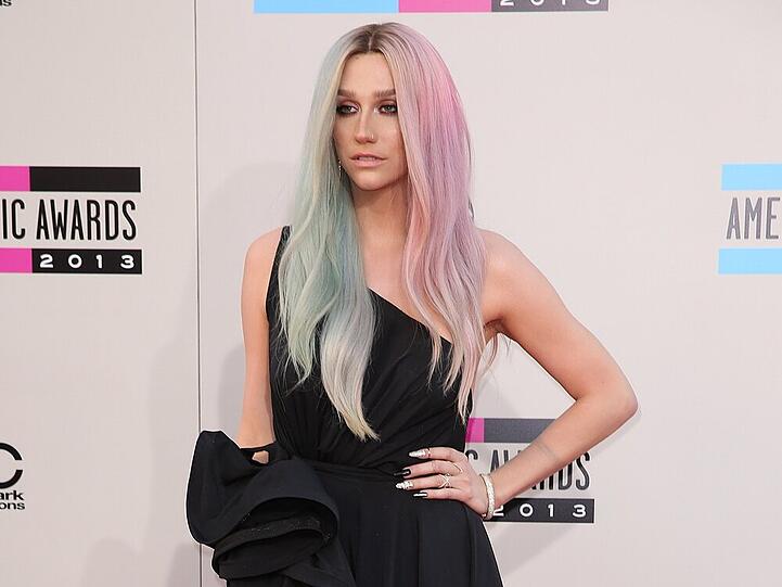 Kesha bei den American Music Awards 2013