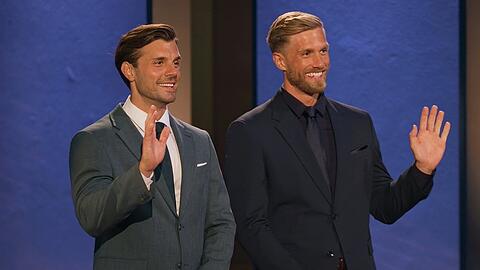 "Die Bachelors": Tim (l.) und Sebastian suchen die gro&szlig;e Liebe.