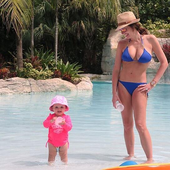 Tamara Ecclestone postet gerne Bilder von sich und Töchterchen Sophia.