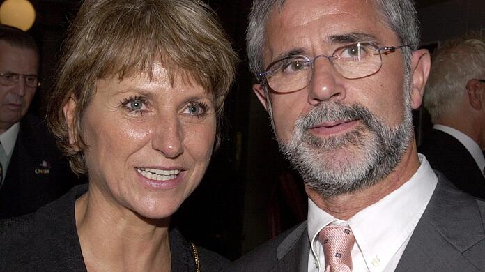 Bayerns Rekordtorjäger Gerd Müller an der Seite seiner Frau Uschi. (Archivbild)