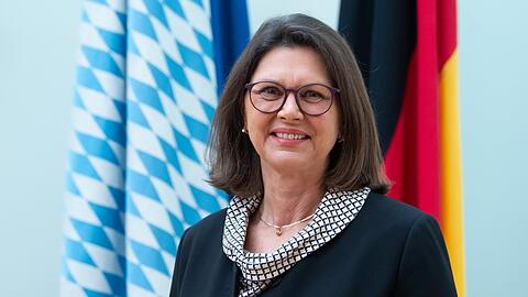 Landtagspräsidentin Ilse Aigner feiert in Etappen.