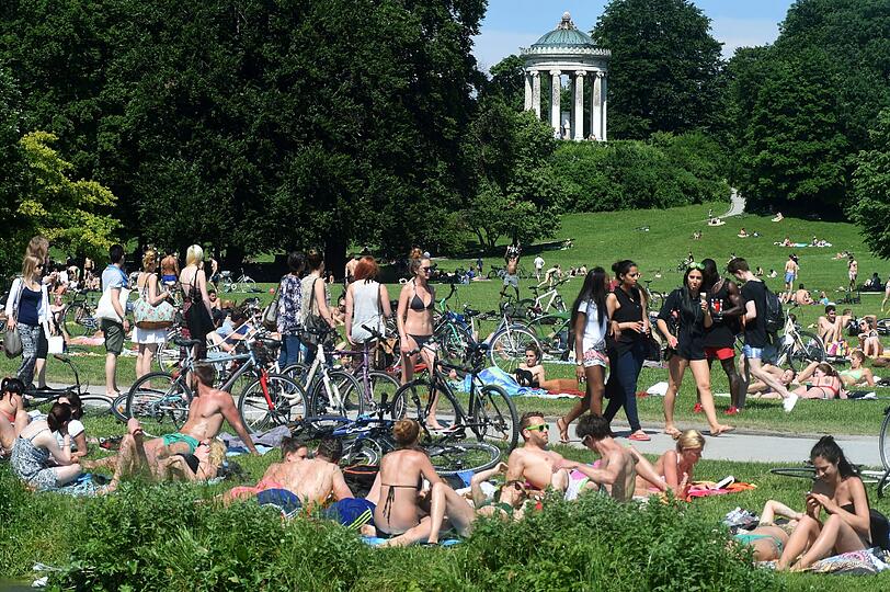 Backofen Englischer Garten: Ende nächster Woche soll das Thermometer in München die 35-Grad-Marke erreichen.