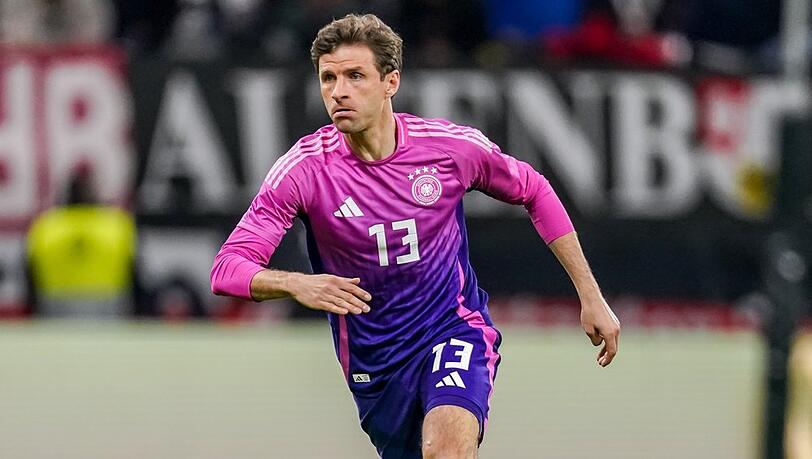 Thomas Müller sagt "Servus" beim DFB - seine Kollegen reagieren emotional.