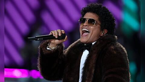 Bruno Mars hat bis zu seinem 40. Geburtstag drei Soloalben veröffentlicht.