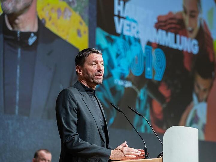 Kasper Rorsted spricht während einer Hauptversammlung der adidas AG. Foto: Daniel Karmann/dpa/Archivbild