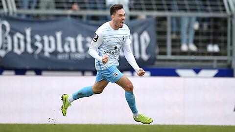 Jubellauf über den halben Platz: Marcel Bär trifft nach langer Verletzungszeit und anschließender Sieben-Spiele-Flaute wieder.