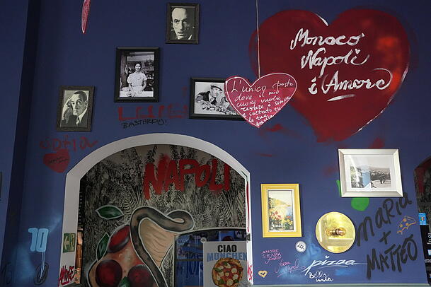 Das Versprechen ist groß: Monaco, Napoli & Amore. Das Versprechen ist groß: Monaco, Napoli & Amore.