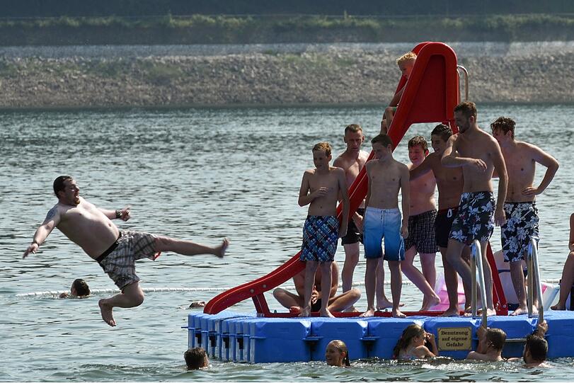 Hoch "Annelie" bringt Deutschland weiter zum Schwitzen. Die Bilder von Sonntag.