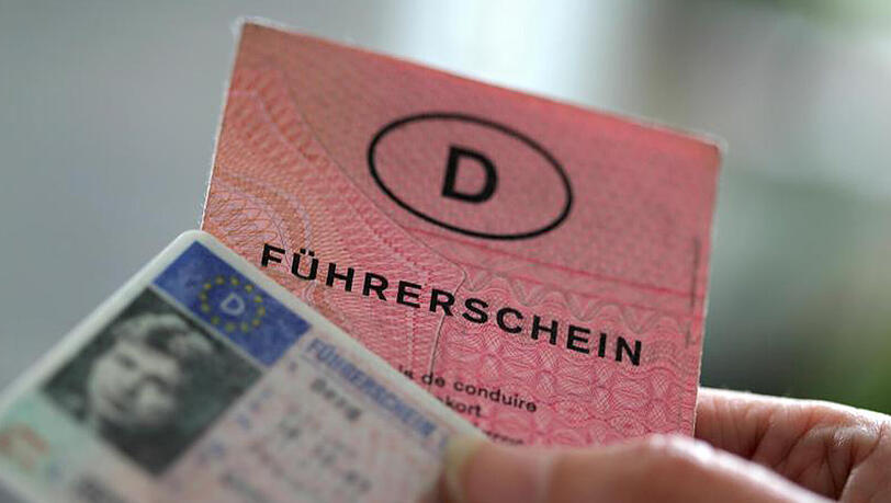 Fahrverbote könnten nur gegen Führerscheinbesitzer verhängt werden. Sie würden verschiedene Täter verschieden treffen. Fahrverbote könnten nur gegen Führerscheinbesitzer verhängt werden. Sie würden verschiedene Täter verschieden treffen.