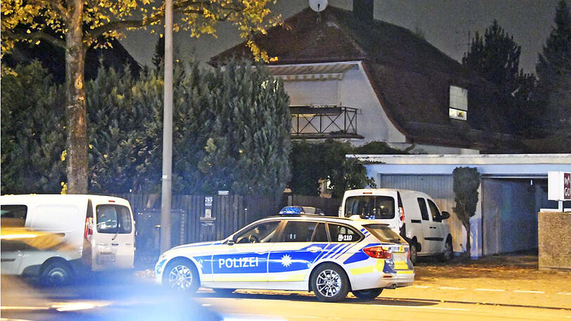 Das SEK rückte in Trudering an und durchsuchte das Haus.