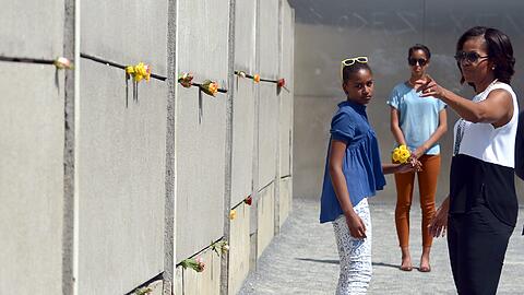 Michelle Obama und ihre Töchter unterwegs in Berlin. Die Bilder.
