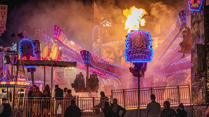 Der "Voodoo Jumper" auf dem Oktoberfest 2022. Inzwischen wurden Teile übermalt.