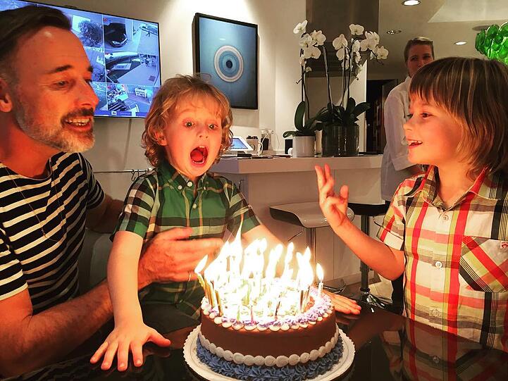 Eltons Heiligtum ist die Familie: Ehemann David Furnish und die gemeinsamen Söhne Elijah (M.) und Zachary.