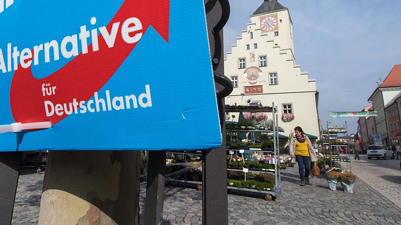 Ein AfD-Politiker soll mehrere Menschen ohne ihren ausdrücklichen Willen auf die AfD-Liste zur Kommunalwahl gesetzt haben. (Symbolbild)