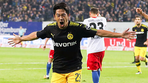 Shinji Kagawa feiert seinen Treffer zum 1:0 am 5. Spieltag in Hamburg.