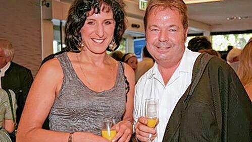 Sie feierten mit: Susanne Titze, Tochter von Schauspieler-Legende Günter Strack, und Thomas Prüfer vom Audi-Zentrum Feser/Graf. Sie feierten mit: Susanne Titze, Tochter von Schauspieler-Legende Günter Strack, und Thomas Prüfer vom Audi-Zentrum Feser/Graf.