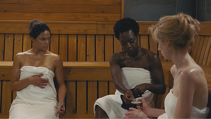 Konspiratives Treffen in der Sauna: Michelle Rodriguez, Viola Davis, Elizabeth Debicki (v.l.).