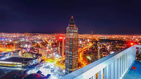 Die neue EU-Behörde AMLA mit Sitz im Frankfurter Messeturm soll Geldwäsche bekämpfen (Archivbild)