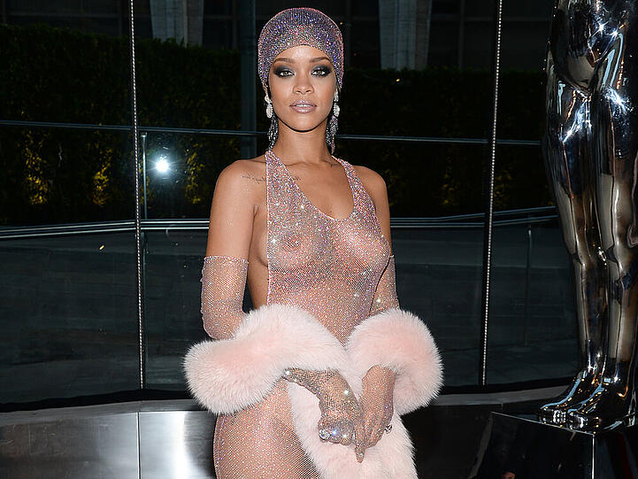 Shine bright like a diamond: Eine funkelnde Rihanna zeigt all ihre Vorzüge