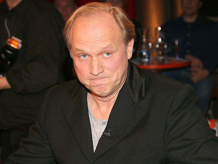 Ulrich Tukur bei der Aufzeichnung der "3nach9"-Talkshow in Bremen