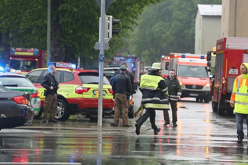 Großer Feuerwehreinsatz am Freitagabend in Berg am Laim.