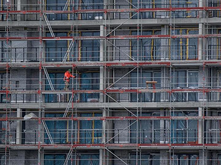 Das Bauhauptgewerbe profitiert schon länger von der guten Konjunktur und der starken Nachfrage nach Wohnungen.