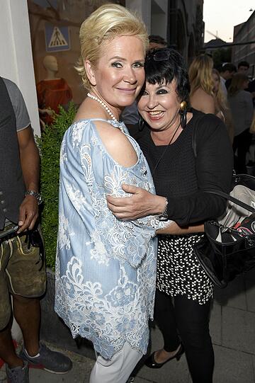 Claudia Effenberg (Designerin CE DESIGN) und Uschi Ackermann